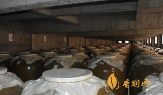 白酒的储存方式都需要注意以下几个方面：遮光通风保持干燥避免高温-第1张图片-深圳市凯迪瑞门窗科技有限公司
